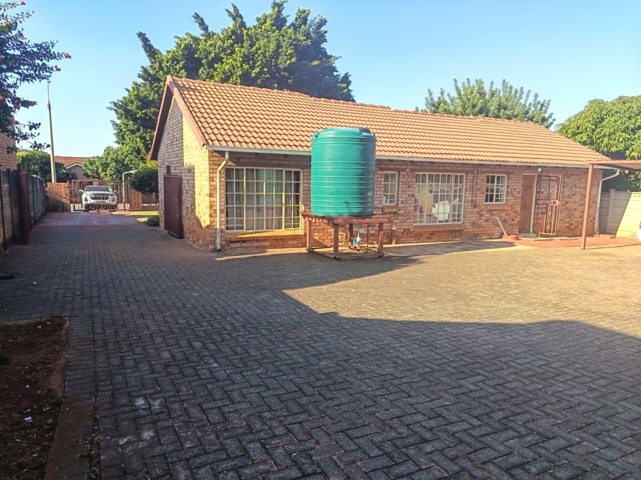 3 Bedroom Property for Sale in Geelhoutpark North West